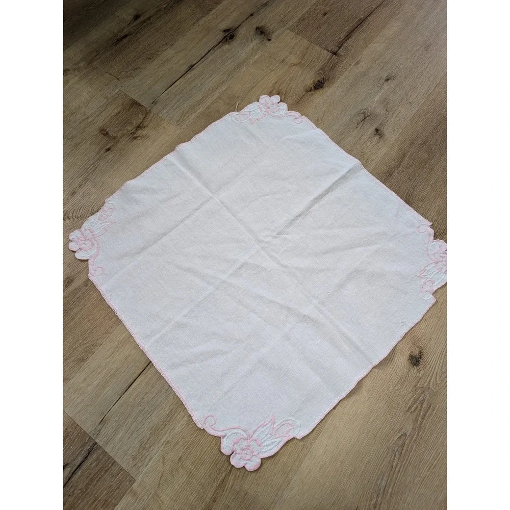Vintage Table Topper Embroidered 21in  - Square‎ - White Pink